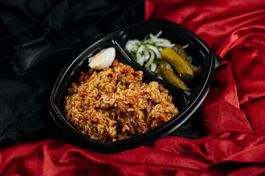 Фото 9 — Халяль плов с курицей и орехами